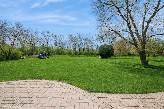 1485 Lexington Rd, Green Oaks, IL 60048 - view of grassy yard