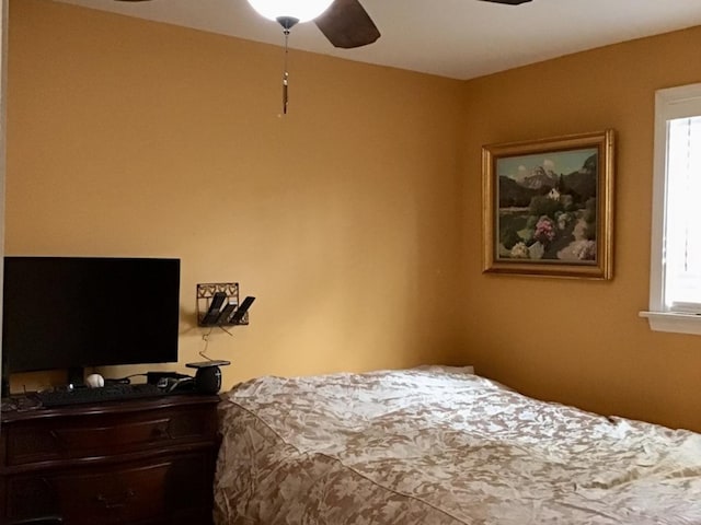 bedroom with a ceiling fan