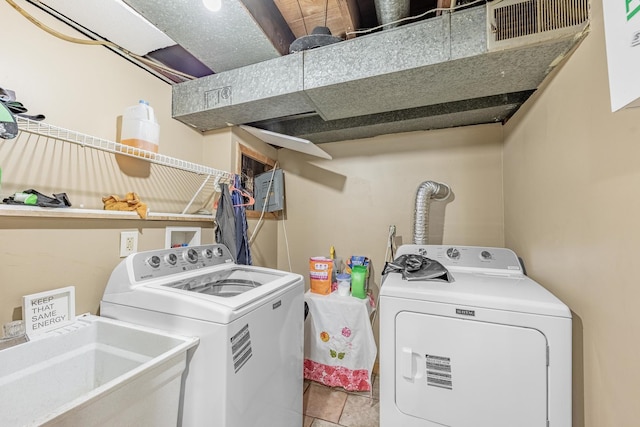 3801 W 65th Pl, Chicago, IL 60629 - laundry room with washing machine and clothes dryer