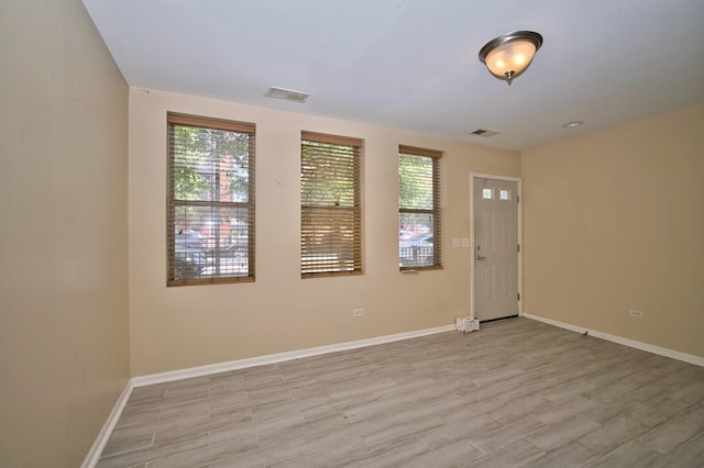 353 E Eastgate Pl, Chicago, IL 60616 - entryway with healthy amount of natural light and light wood finished floors