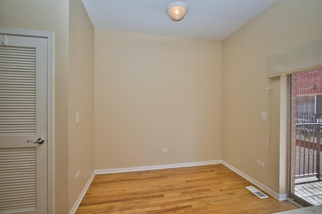 353 E Eastgate Pl, Chicago, IL 60616 - spare room featuring light wood finished floors and baseboards