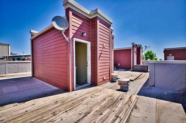 353 E Eastgate Pl, Chicago, IL 60616 - view of wooden terrace