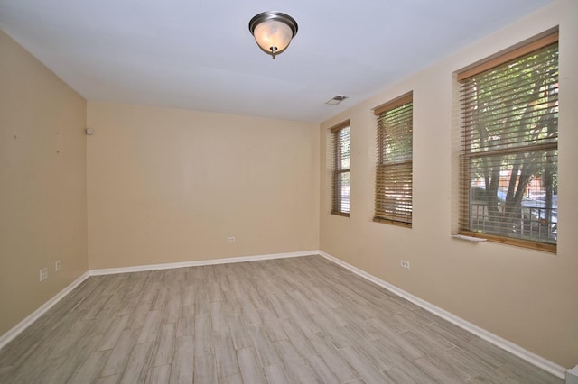 353 E Eastgate Pl, Chicago, IL 60616 - empty room featuring wood finished floors and baseboards