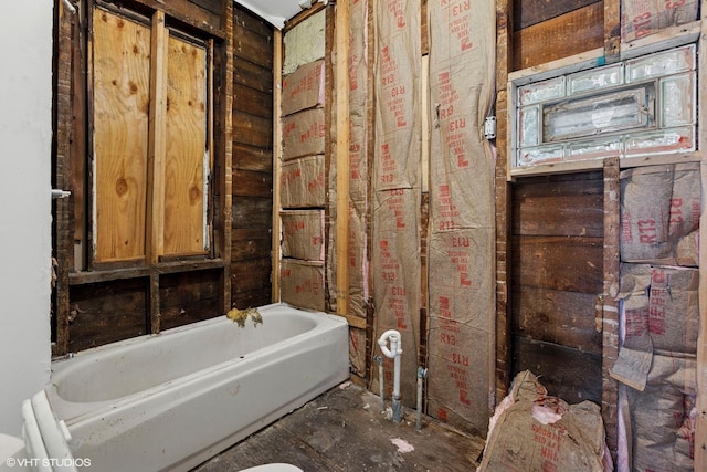 2622 N Central Park Ave, Chicago, IL 60647 - full bathroom featuring a bath