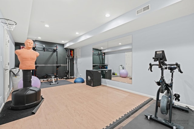522 Superior St, Vernon Hills, IL 60061 - exercise room with recessed lighting, visible vents, and baseboards