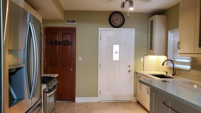 6147 N Mozart St Unit 3, Chicago, IL 60659 - unfurnished room with ceiling fan and baseboards