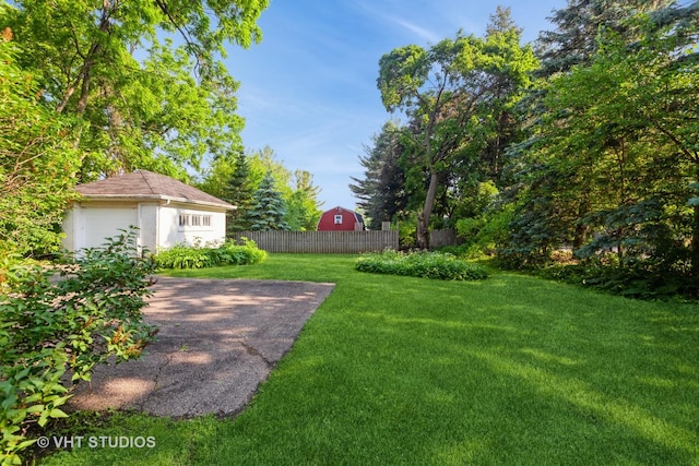 940 W Main St, Saint Charles, IL 60174 - view of yard