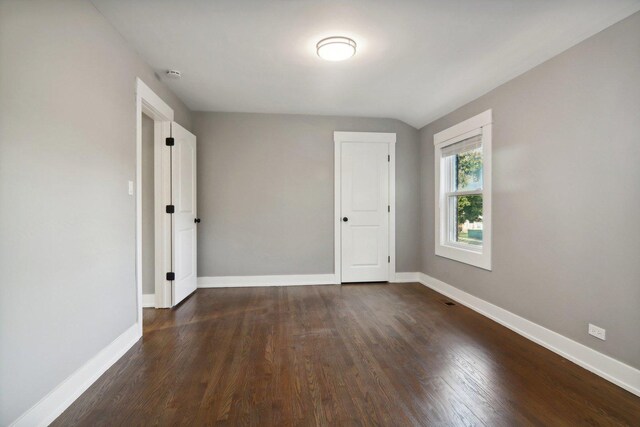 6734 N Hamlin Ave, Lincolnwood, IL 60712 - unfurnished room featuring wood finished floors, baseboards, and a smoke detector