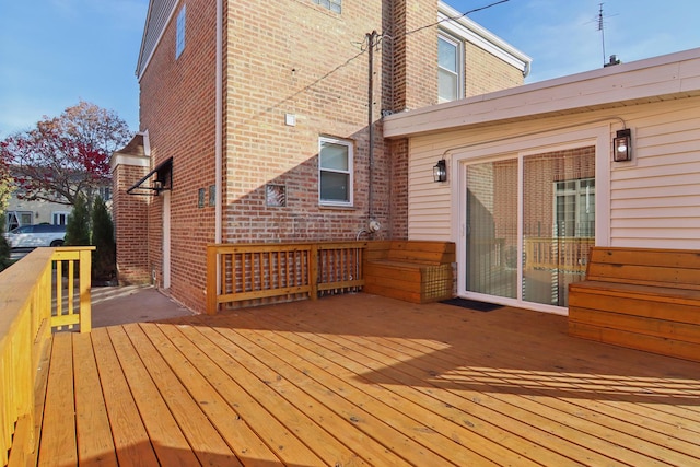 6734 N Hamlin Ave, Lincolnwood, IL 60712 - view of wooden terrace