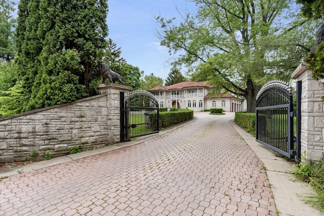 1020 Evergreen Dr, Lake Forest, IL 60045 - view of gate