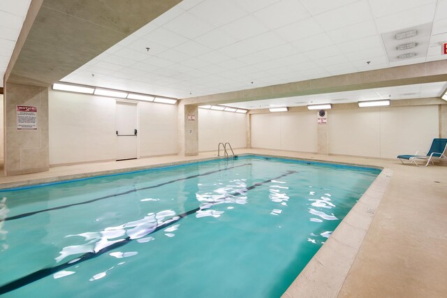 680 N Lake Shore Dr Unit 2700, Chicago, IL 60611 - view of indoor pool