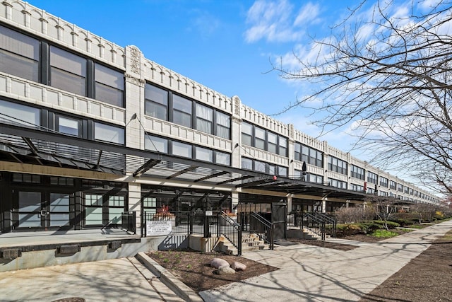 1070 W 15th St Unit 403, Chicago, IL 60608 - view of apartment building / complex