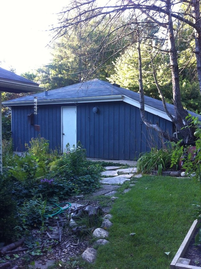 401 Woodbine Rd, Cary, IL 60013 - exterior space featuring an outdoor structure