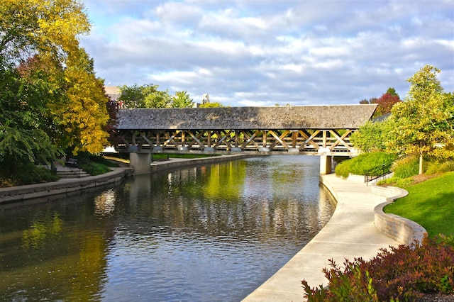 1583 Pine Lake Dr, Naperville, IL 60564 - water view