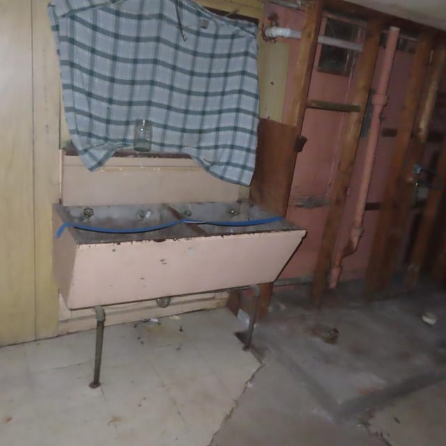 4938 W Wrightwood Ave, Chicago, IL 60639 - full bathroom with a tub to relax in