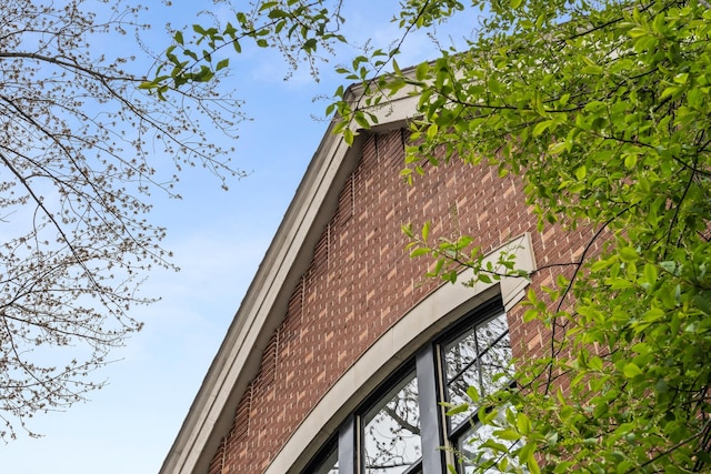 2735 N Dayton St, Chicago, IL 60614 - exterior view of brick siding