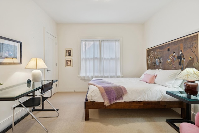 2735 N Dayton St, Chicago, IL 60614 - bedroom featuring light carpet and baseboards