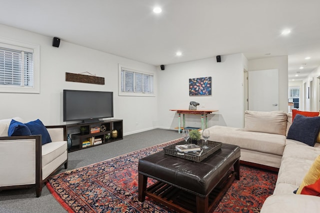 2735 N Dayton St, Chicago, IL 60614 - living room with carpet and recessed lighting