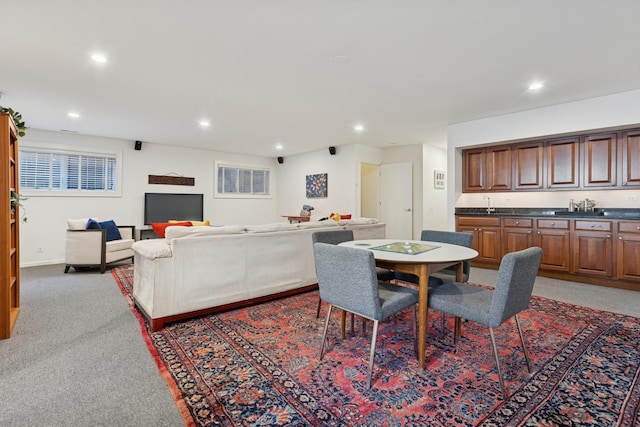 2735 N Dayton St, Chicago, IL 60614 - dining space with recessed lighting, wet bar, and carpet flooring