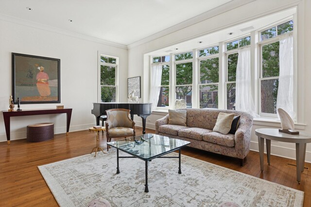 2735 N Dayton St, Chicago, IL 60614 - living room with baseboards, crown molding, and wood finished floors