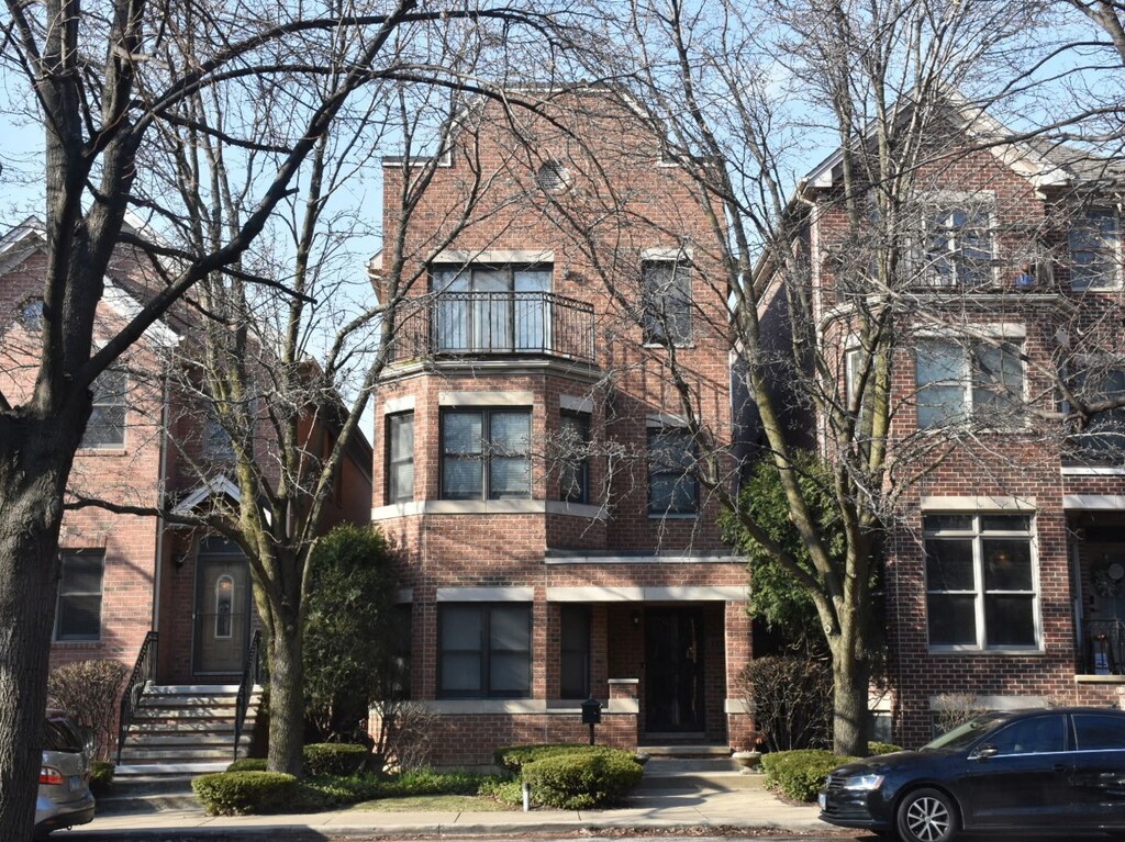 1226 W 33rd Pl, Chicago, IL 60608 - photo 1