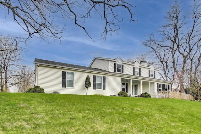 367 Quist Ct, Grayslake, IL 60030 - cape cod-style house with fence and a front yard
