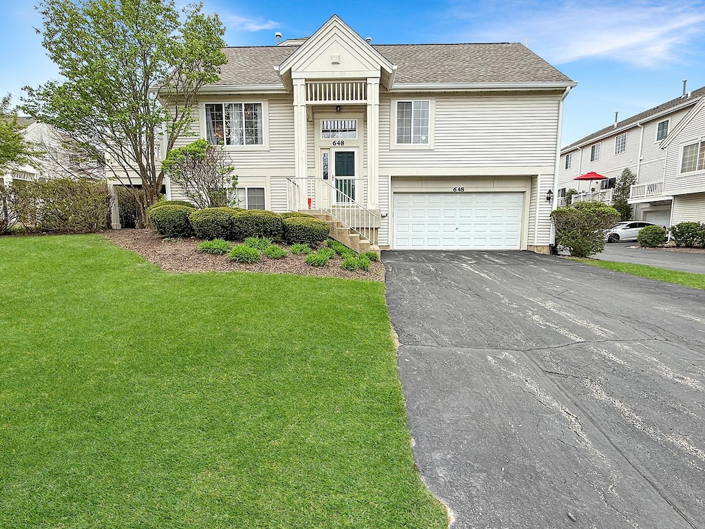 648 S Rosehall Ln, Round Lake, IL 60073 - photo 1