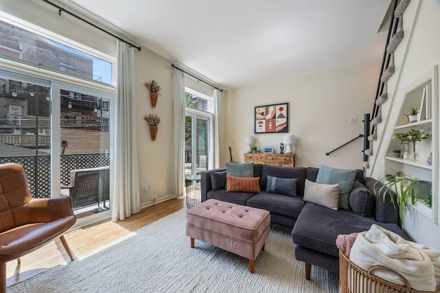 849 W Buckingham Pl Unit G, Chicago, IL 60657 - living room featuring light wood-style floors