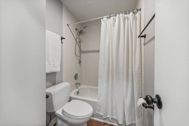 849 W Buckingham Pl Unit G, Chicago, IL 60657 - bathroom featuring toilet, wood finished floors, and shower / tub combo with curtain