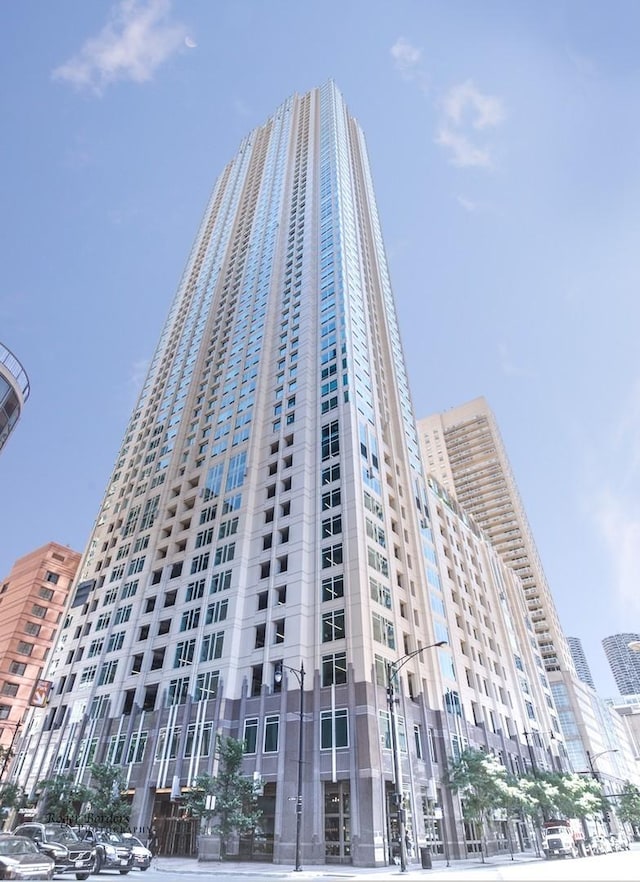 33 W Ontario St Unit 47E, Chicago, IL 60654 - photo 1