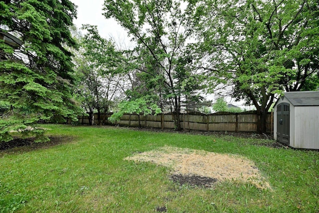 6S210 Mariwood Ct, Naperville, IL 60540 - view of yard
