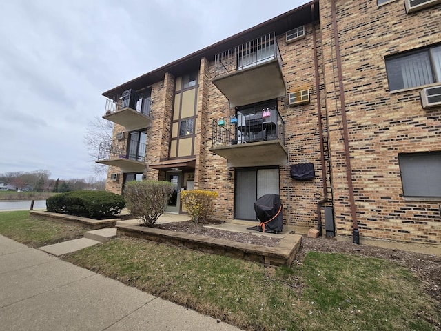 324 Klein Creek Ct Unit A, Carol Stream, IL 60188 - view of apartment building / complex with a water view
