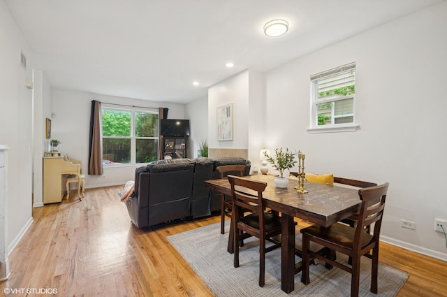 4134 S Ellis Ave, Chicago, IL 60653 - dining room with light wood-type flooring, baseboards, and recessed lighting