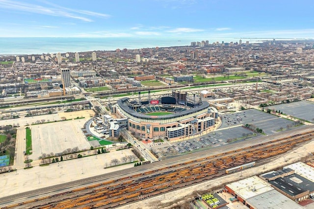 bird's eye view with a view of city
