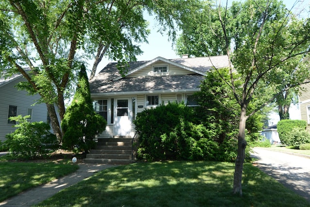 3902 Rose Ave, Western Springs, IL 60558 - view of front of house with a front yard and roof with shingles
