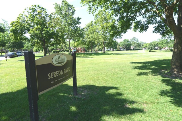 3902 Rose Ave, Western Springs, IL 60558 - view of community with a yard