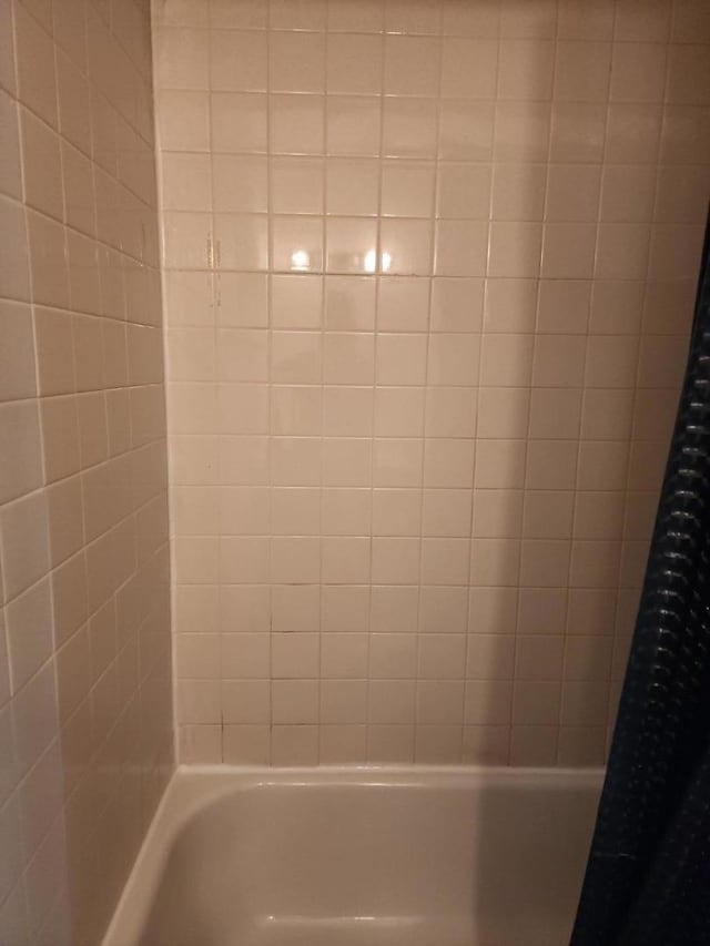 5011 S Valley Ln Unit 409, Streamwood, IL 60107 - bathroom featuring shower / bath combo