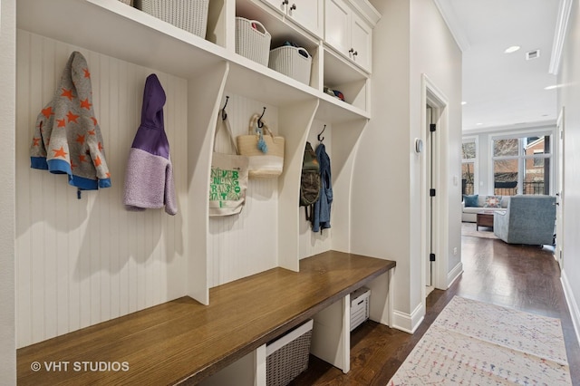 4845 N Damen Ave Unit 3S, Chicago, IL 60625 - mudroom featuring dark wood-style flooring, baseboards, visible vents, and recessed lighting