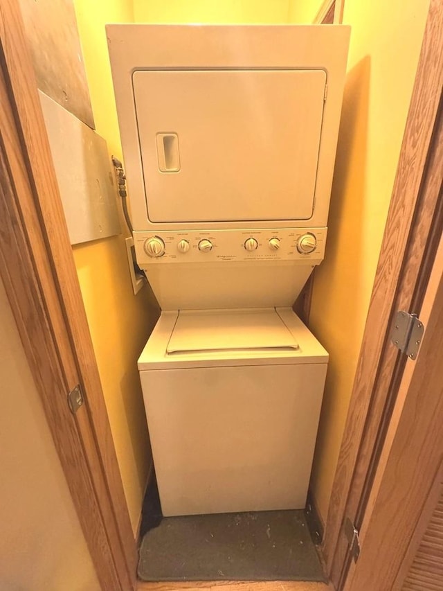 4242 S Vincennes Ave Unit 2, Chicago, IL 60653 - washroom featuring stacked washer and clothes dryer