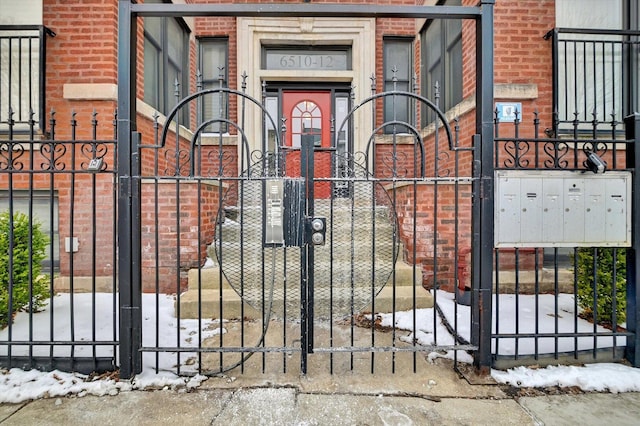 6510 S Woodlawn Ave Unit 1, Chicago, IL 60637 - view of gate with a fenced front yard