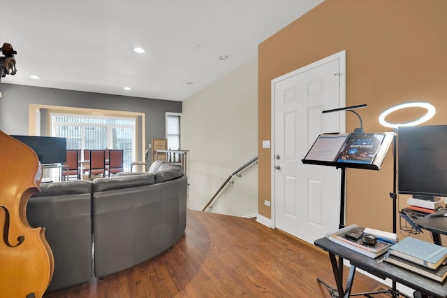 6510 S Woodlawn Ave Unit 1, Chicago, IL 60637 - living area featuring wood finished floors and recessed lighting
