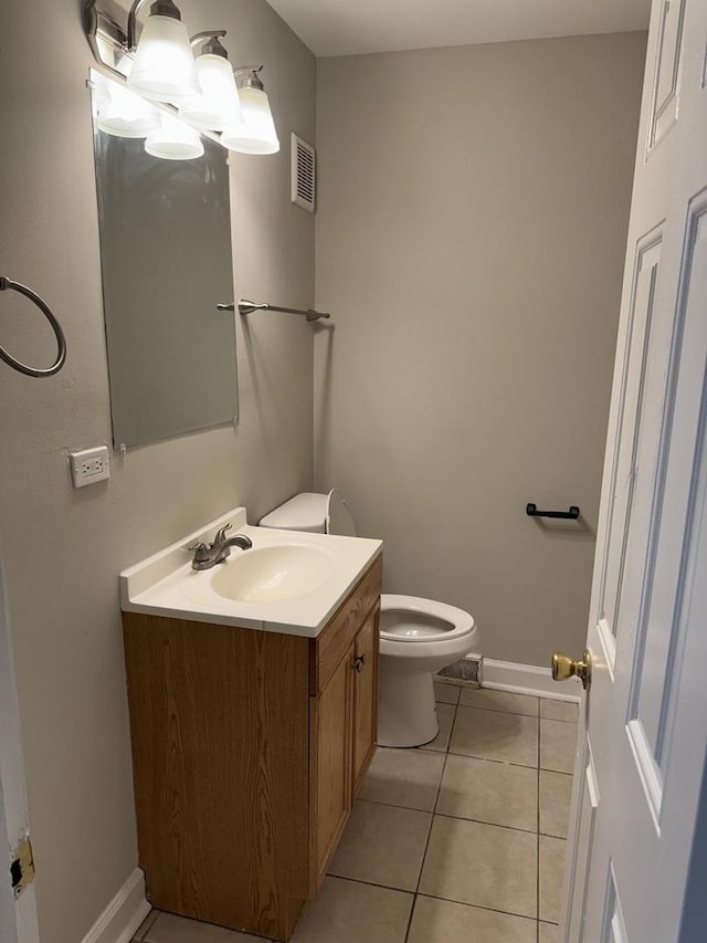 2057 Pine St, Des Plaines, IL 60018 - carpeted spare room with baseboards