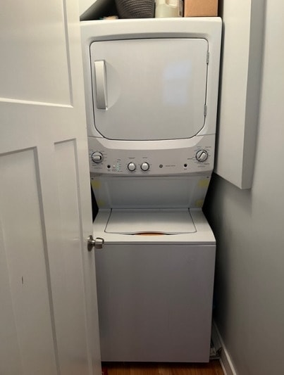 1516 W 18th Pl, Chicago, IL 60608 - clothes washing area featuring stacked washer / drying machine and laundry area