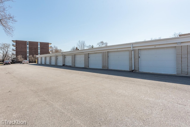 5300 Walnut Ave Unit 7C, Downers Grove, IL 60515 - view of garage