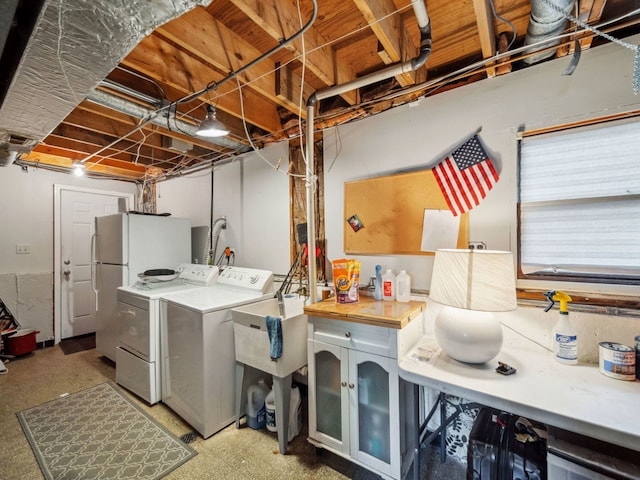 201 41st St, Downers Grove, IL 60515 - clothes washing area featuring washing machine and dryer