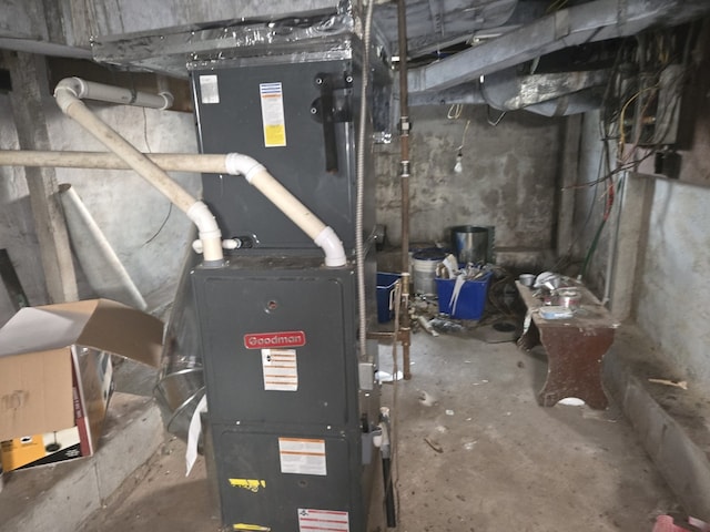 708 W Jefferson St W, Bloomington, IL 61701 - utilities with heating unit