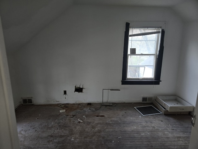 708 W Jefferson St W, Bloomington, IL 61701 - bonus room with vaulted ceiling