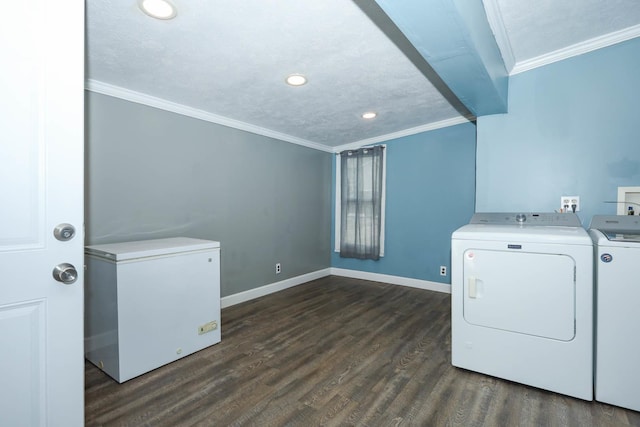 114 W Columbia St, Danvers, IL 61732 - laundry room featuring crown molding, laundry area, and independent washer and dryer