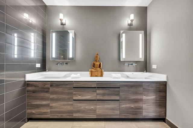 400 W Huron St Unit 501, Chicago, IL 60654 - full bath featuring double vanity and tile patterned flooring