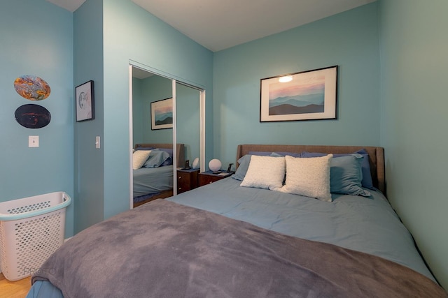 530 N Ashland Ave, Chicago, IL 60622 - bedroom featuring a closet and wood finished floors